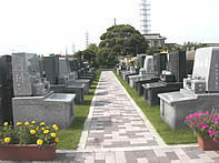 平塚中央霊園　花と緑に囲まれた墓所