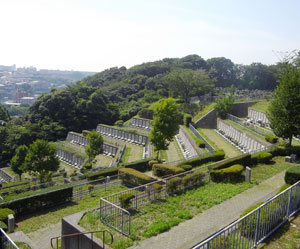 横浜市営日野公園墓地