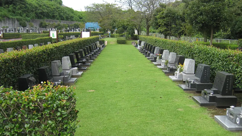 芝生墓所の風景