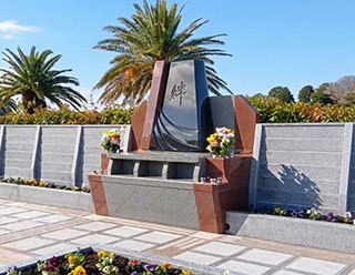 南葉山霊園 永代供養墓「絆」