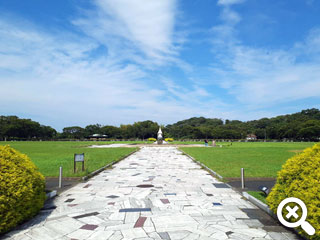 広々とした墓地公園