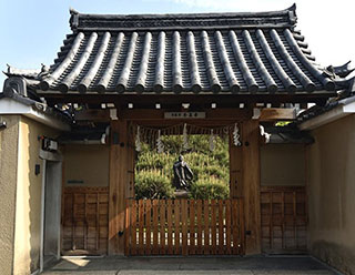 本昌寺山門の写真