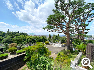 明るい緑町霊園墓域の写真