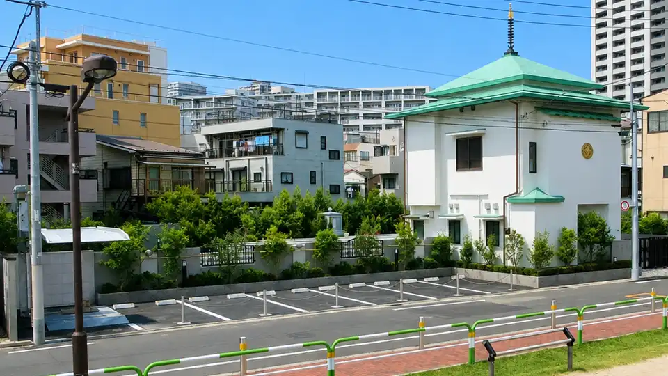 霊園正面