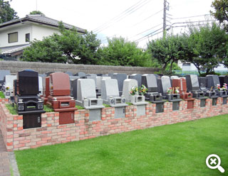 本堂前から見たメモリアル庭園桜ヶ丘