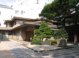寶塔寺境内